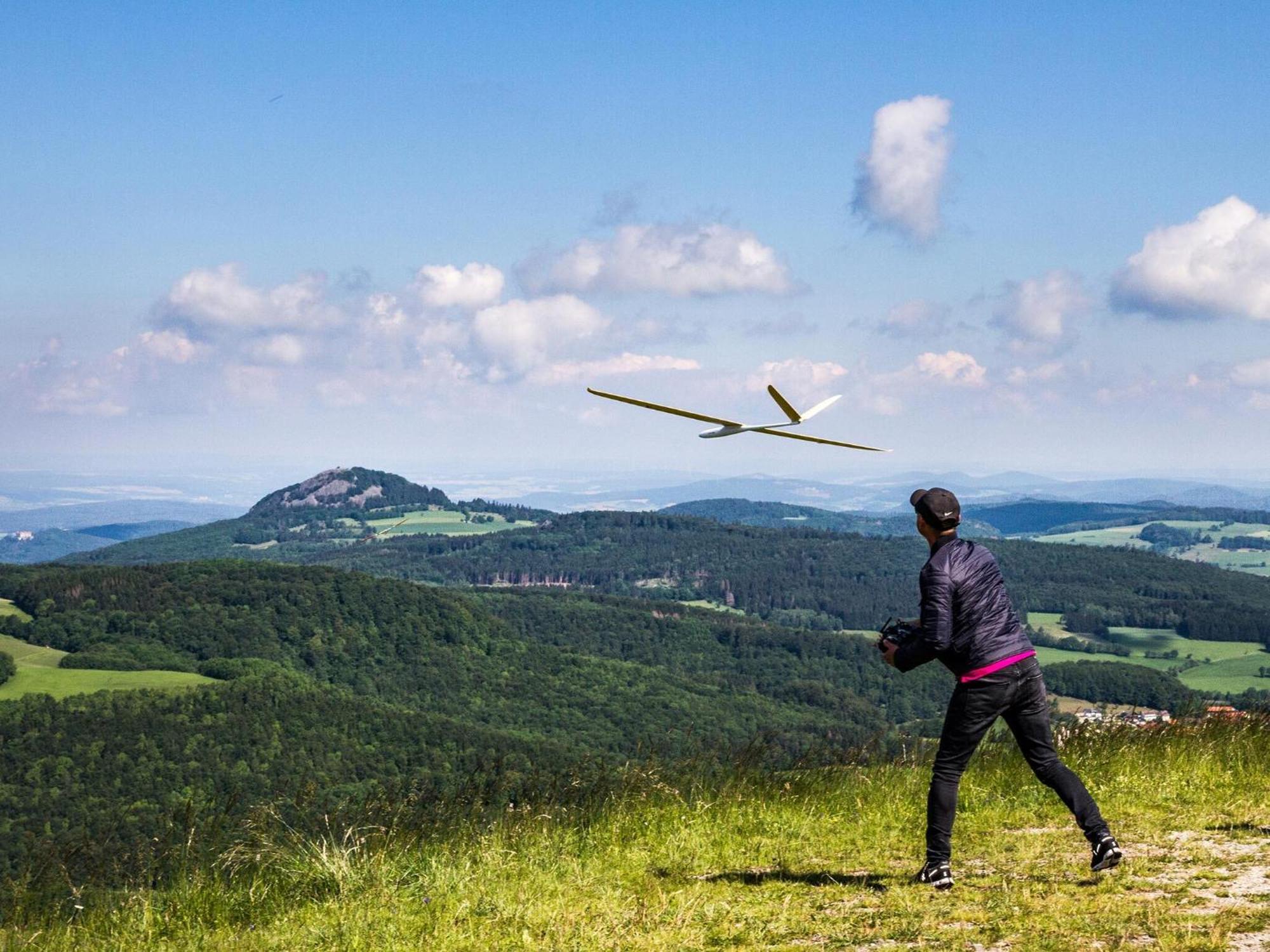 Berghotel Deutscher Flieger Wasserkuppe 게르슈펠트 외부 사진