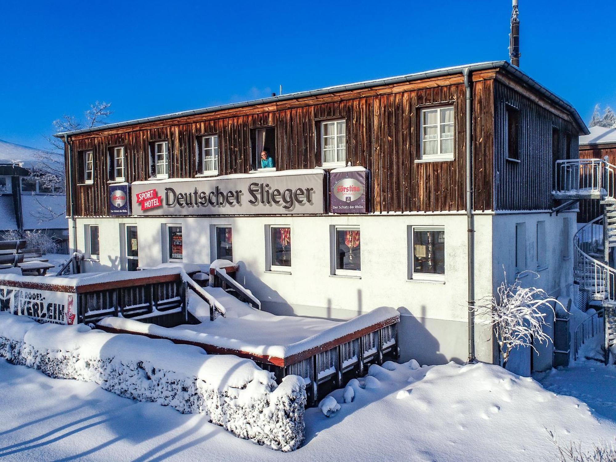 Berghotel Deutscher Flieger Wasserkuppe 게르슈펠트 외부 사진