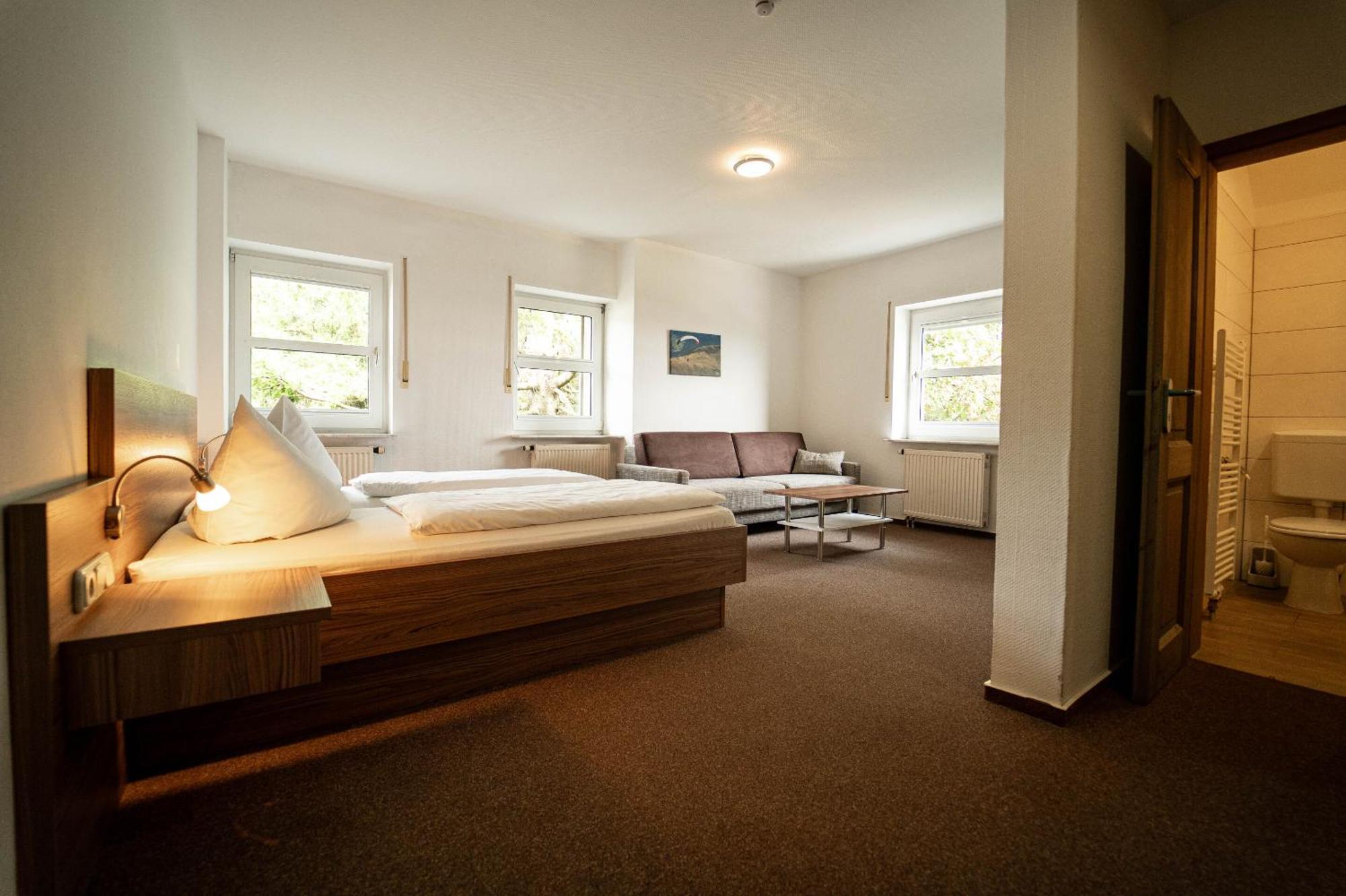 Berghotel Deutscher Flieger Wasserkuppe 게르슈펠트 객실 사진