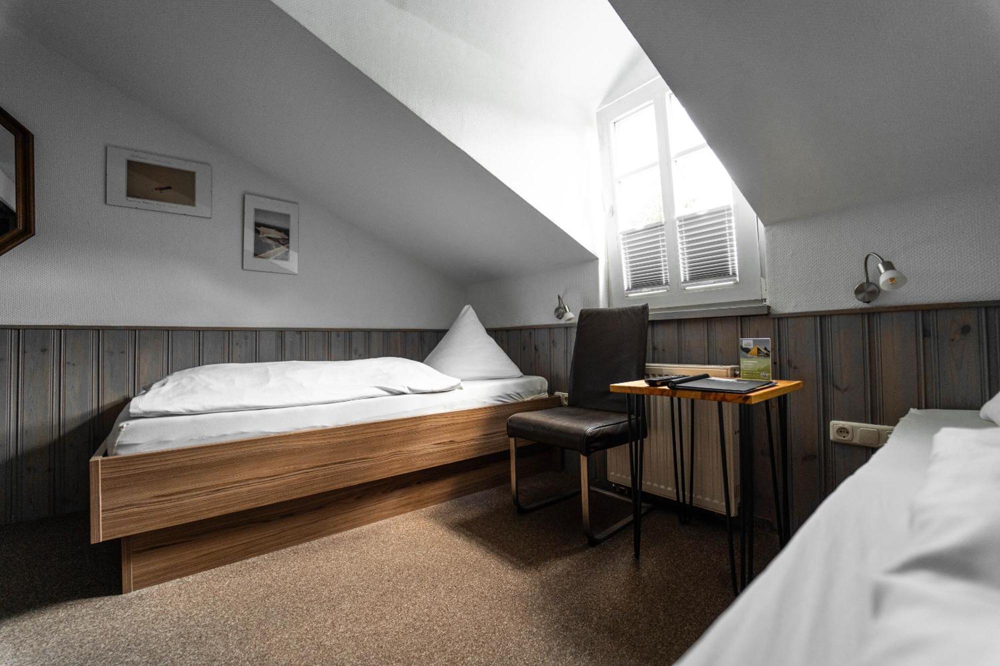 Berghotel Deutscher Flieger Wasserkuppe 게르슈펠트 객실 사진