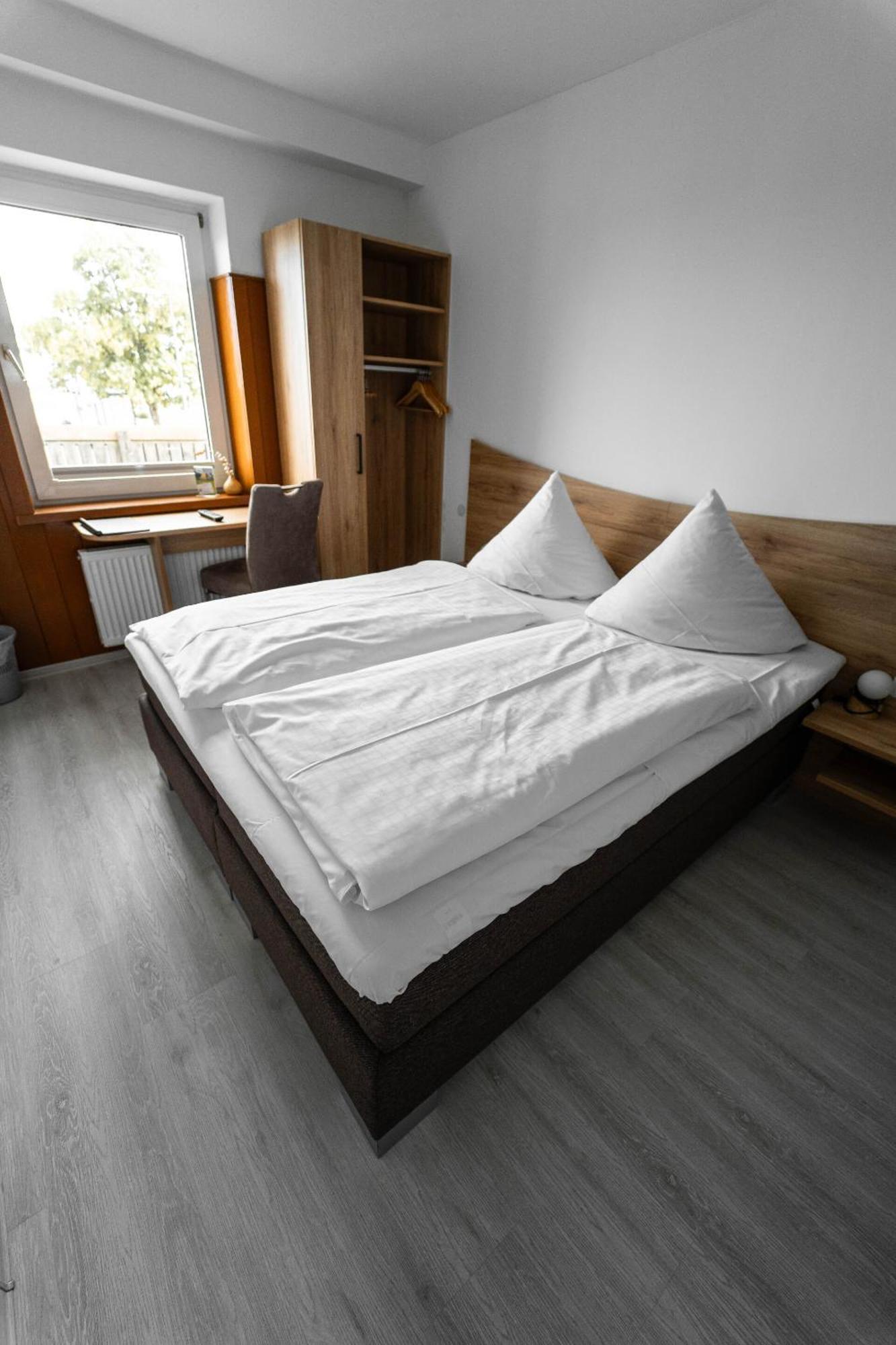 Berghotel Deutscher Flieger Wasserkuppe 게르슈펠트 객실 사진
