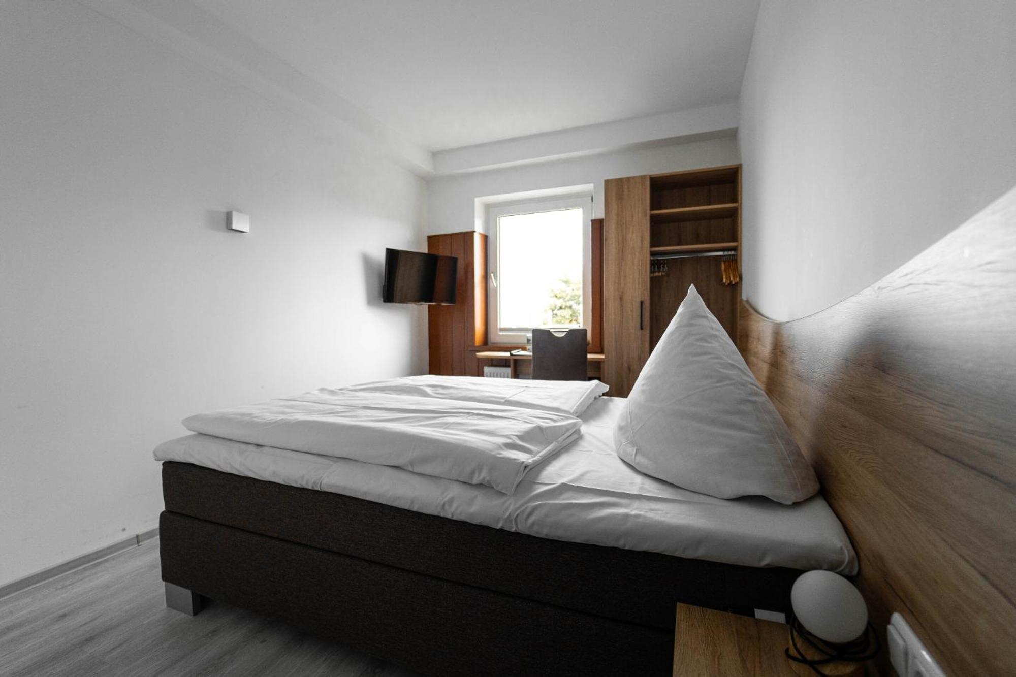 Berghotel Deutscher Flieger Wasserkuppe 게르슈펠트 객실 사진